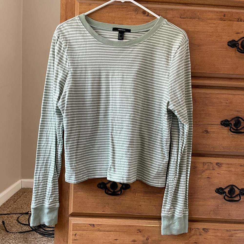 Forever 21 Cropped Long Sleeve